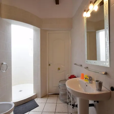 In With Sea Views And Private Pool Vila *