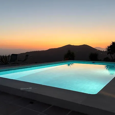 In With Sea Views And Private Pool Arenas (Malaga)